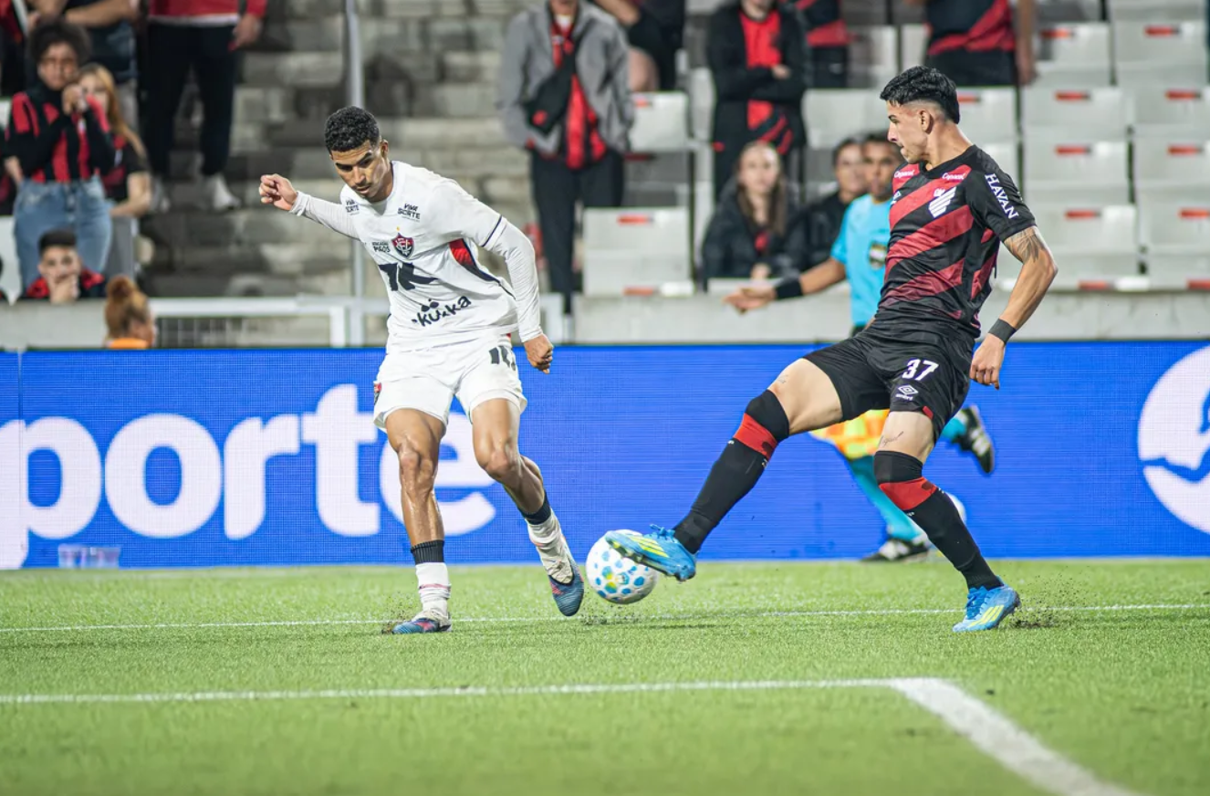 Vitória enfrenta o Athletico na Arena da Baixada pelas oitavas da Copa do Brasil; saiba detalhes