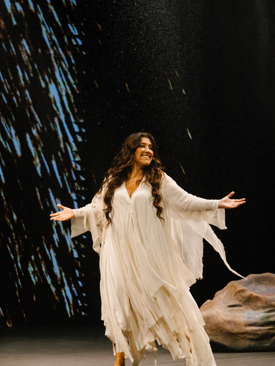 Espetáculo solo de Regina Casé chega ao Teatro Castro Alves com três apresentações