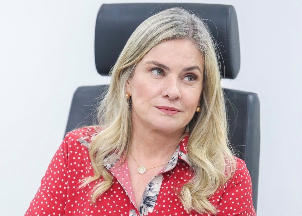 Ivana Bastos recebe Medalha Thomé de Souza em Salvador