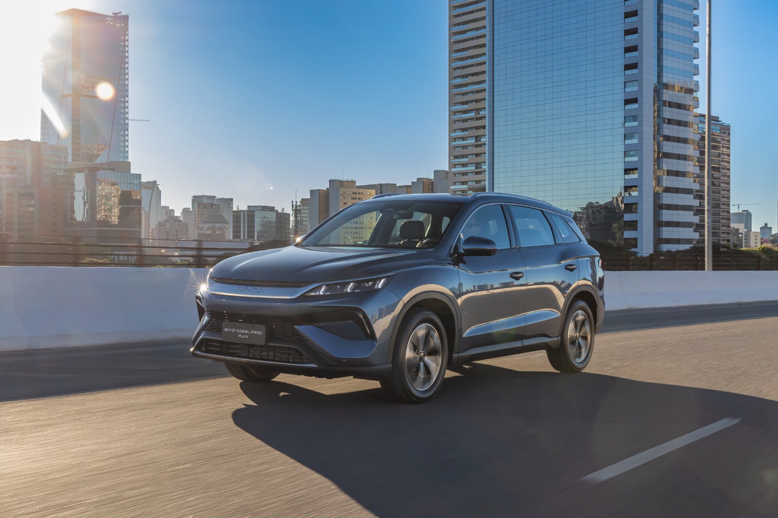 BYD atualiza Song Pro com motor flex fuel, novo design e mais tecnologia