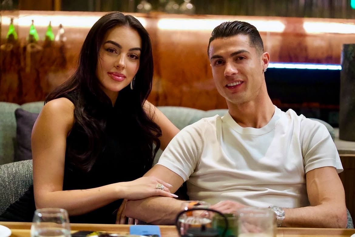 Anel dado por Cristiano Ronaldo a Georgina é avaliado em R$ 27 milhões