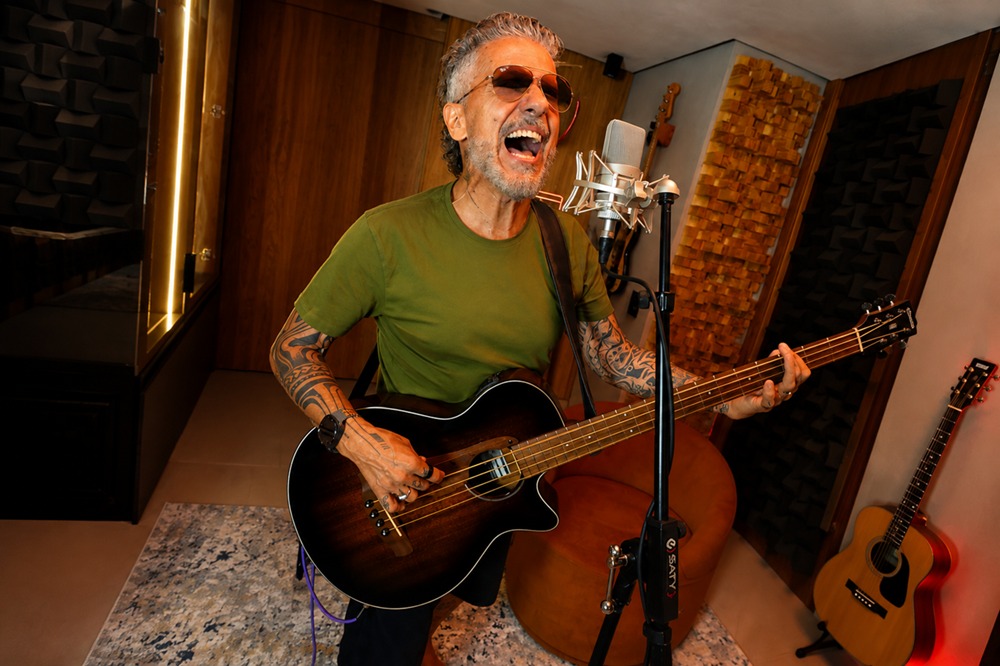 Tuca Fernandes lança releitura de “Sangue Latino” no projeto Luau Songs