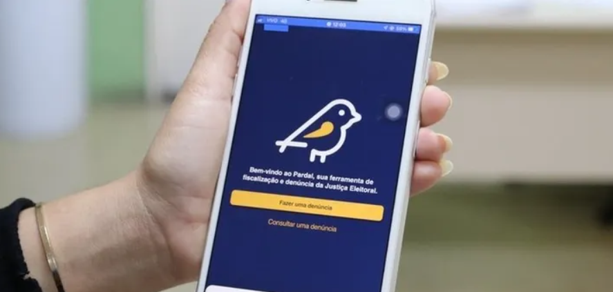 Propaganda eleitoral irregular pode ser denunciada pelo celular; veja como