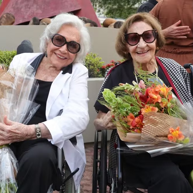 Nathalia Timberg presta homenagem a Laura Cardoso após morte da atriz