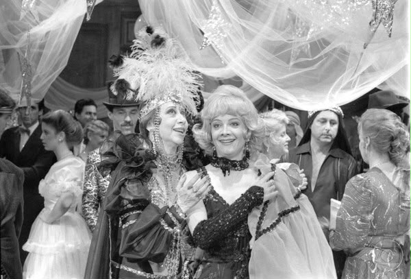 Fernanda Montenegro homenageia Glória Menezes e relembra início da amizade