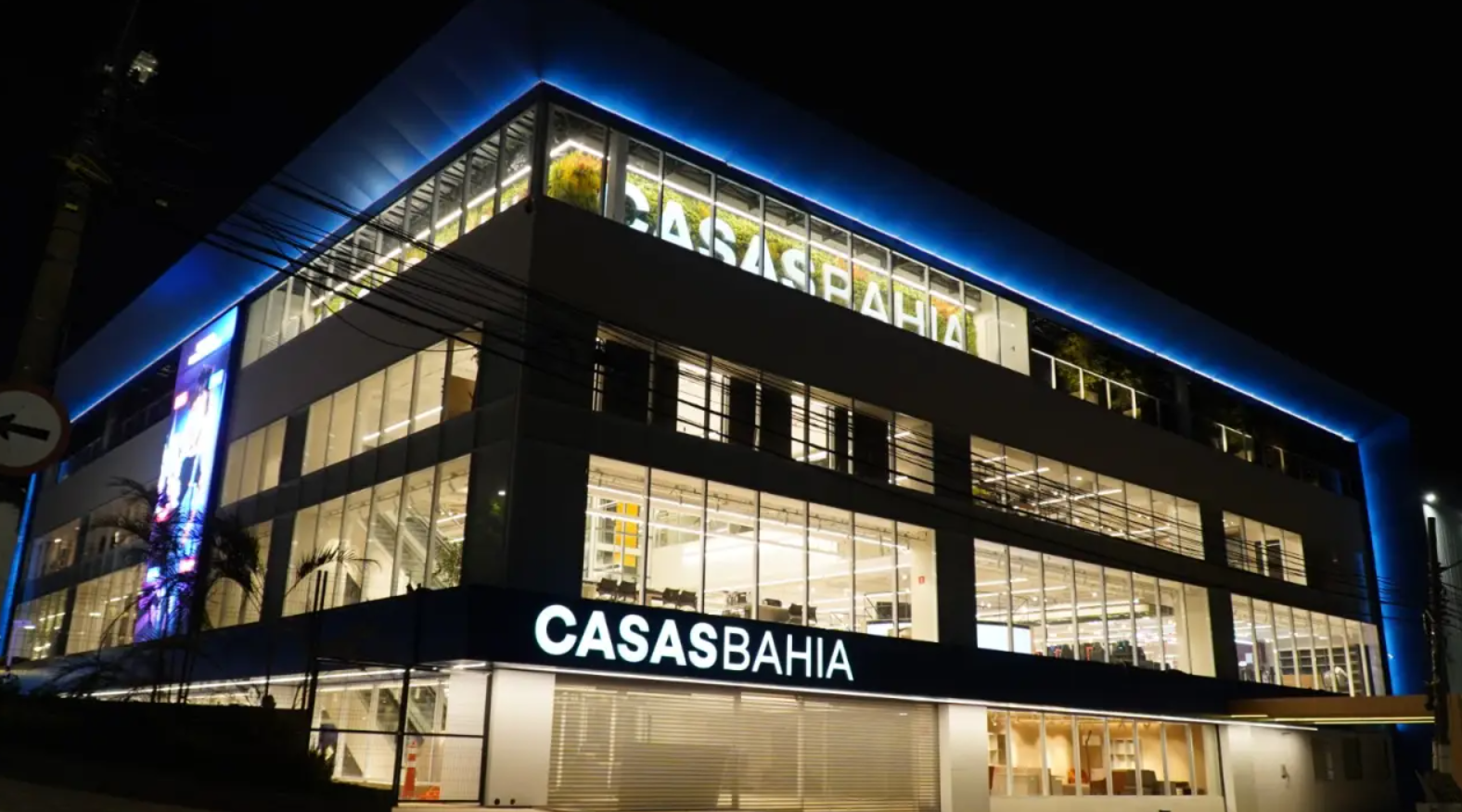Justiça manda Casas Bahia restabelecer vínculos de 1,9 mil trabalhadores