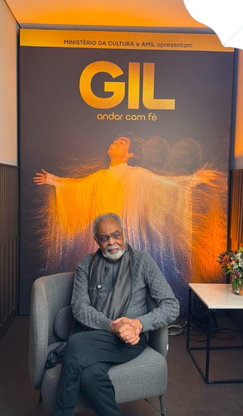 Aos 84 anos, Gilberto Gil acompanha estreia de primeiro musical sobre sua vida