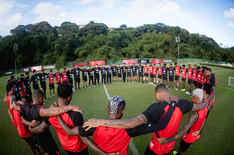 Vitória encara o Vasco em São Januário pelo jogo de ida das quartas da Copa do Brasil