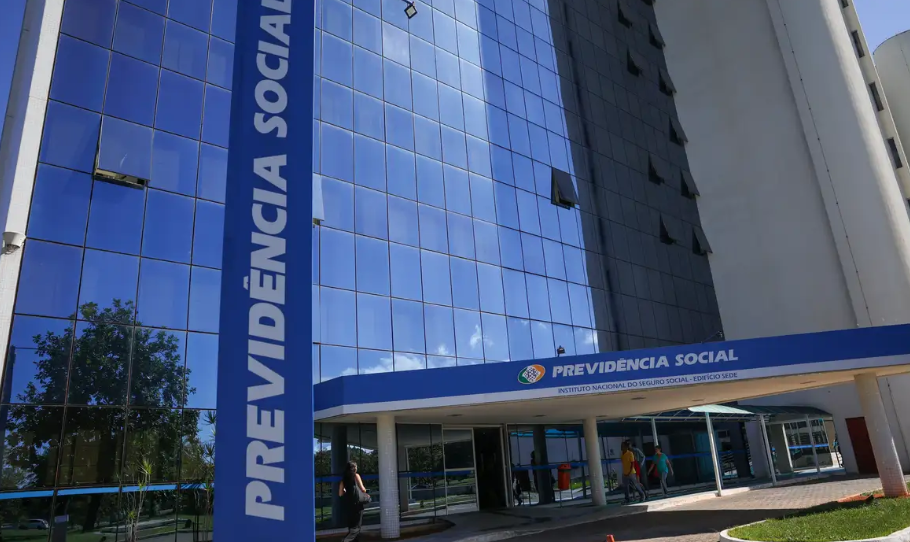 INSS reduz previsão de gastos para 2027 em R$ 5 bilhões após revisão de despesas