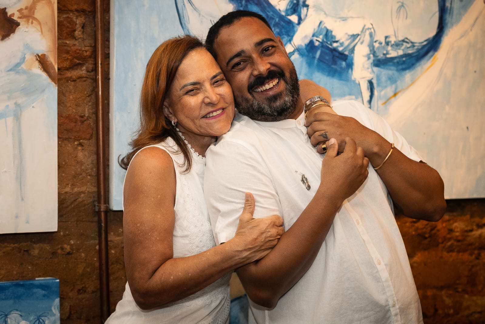 Com vocação artística, o Restaurante Casa de Tereza e o artista visual TarcioV lançaram a exposição Onde a Bahia Permanece