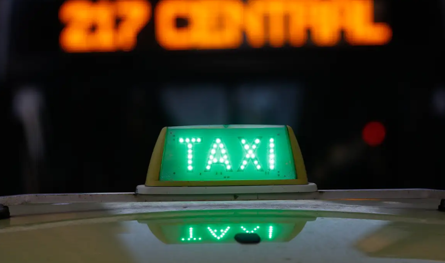 Motoristas de aplicativo e taxistas poderão financiar carros de até R$ 200 mil