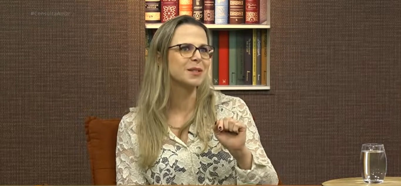 Dra. Ariane Bonucci alerta para os impactos da perda auditiva durante participação no programa Consulta ao Doutor, da RIT TV
