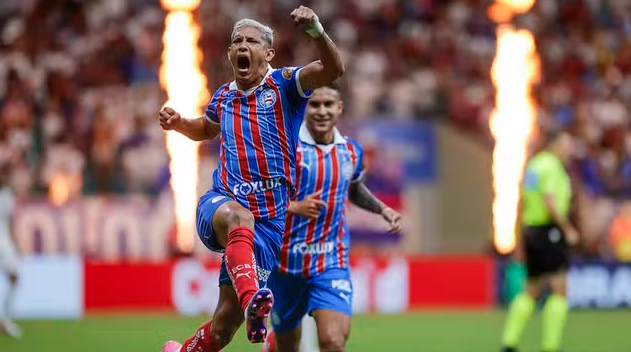 Bahia vira sobre o Internacional com dois de Erick Pulga e retorna ao G-5 do Brasileirão