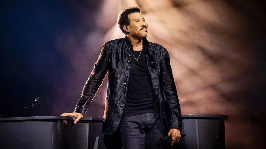 Lionel Richie é internado em UTI após show nos Estados Unidos