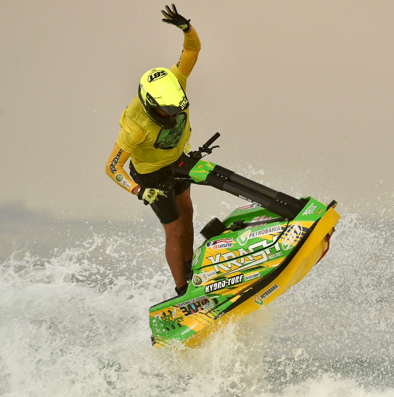 Baiano Bruno Jacob vence etapa do Sul-Americano de Jet Waves no Guarujá e amplia liderança