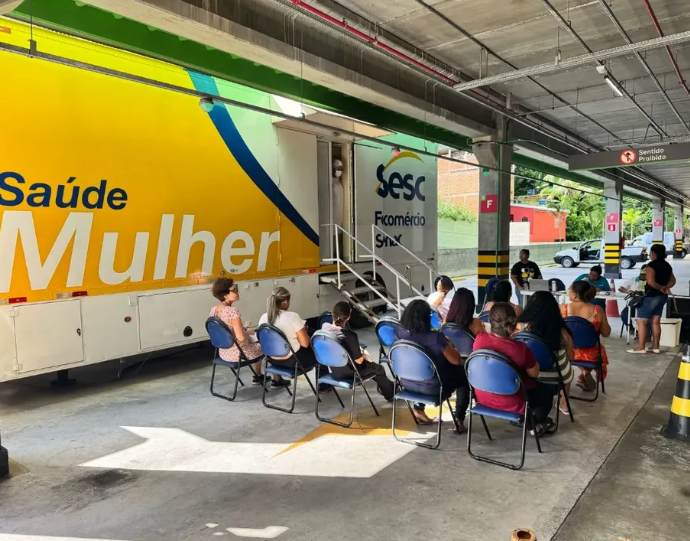 Unidade móvel oferece mamografia e preventivo gratuitos para mulheres em Salvador
