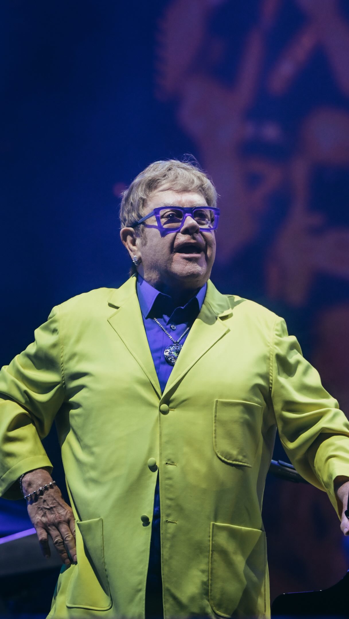 Elton John faz discurso emocionado sobre relação com o público brasileiro no Rock in Rio 2026