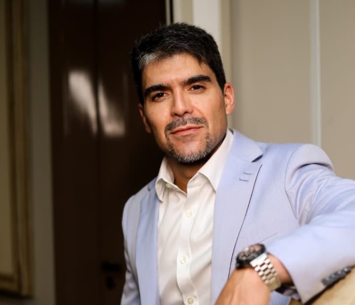 Cirurgião plástico baiano afirma que existe uma técnica que possibilita o aumento mamário sem pausa nas atividades diárias