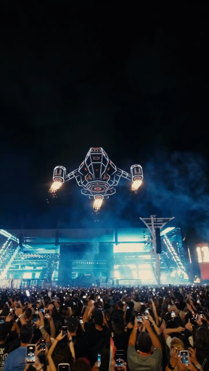 Alok abre show no Rock in Rio com 1.500 drones e performance do Urban Theory