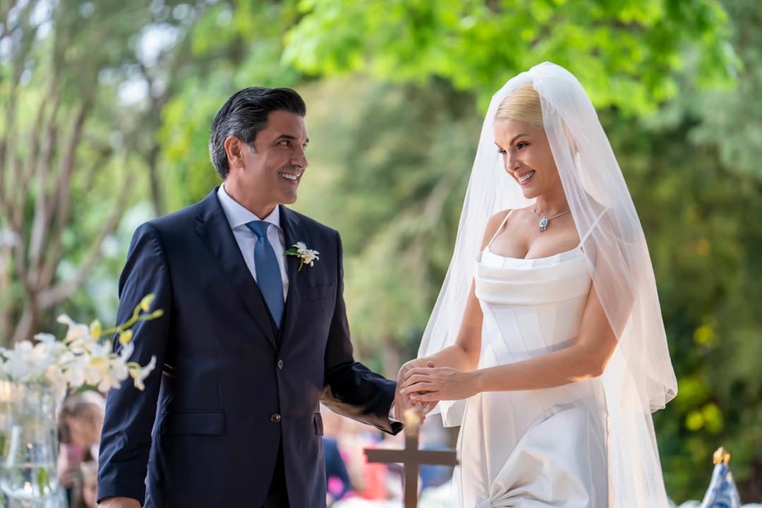 Ana Hickmann se casa com Edu Guedes usando vestido de 40 metros de tafetá