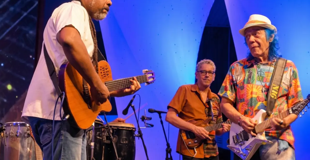 Olorin estreia em Salvador com homenagem a Dorival Caymmi e participação de Armandinho Macêdo