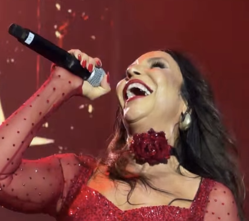 Sob chuva, Ivete Sangalo bate recorde com 20 apresentações no Rock in Rio