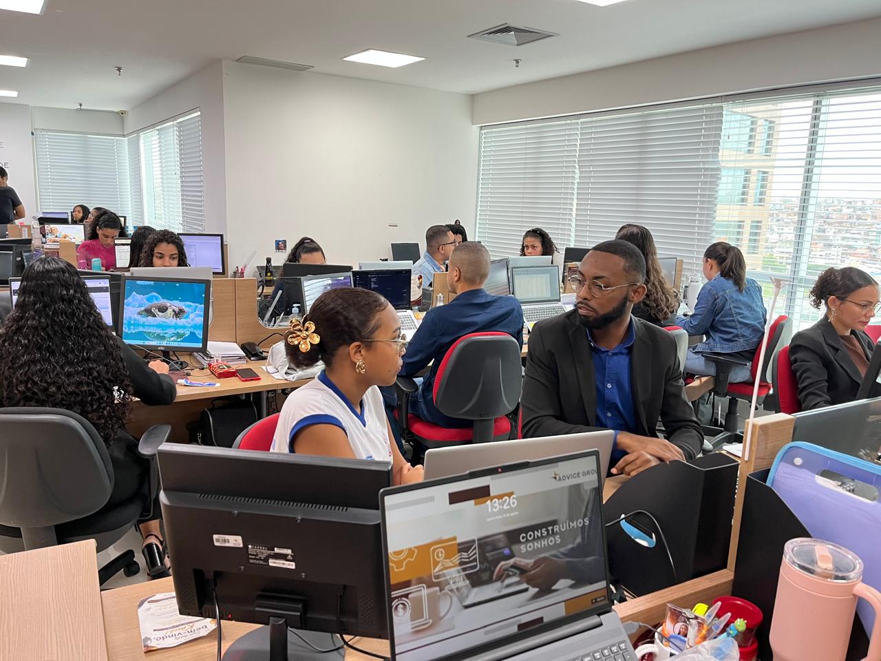 Programa da JA Bahia aproxima estudantes do mercado de trabalho em seis municípios