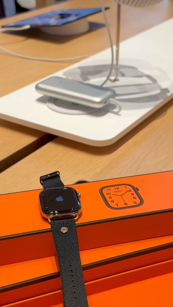 Apple Watch Hermès ganha versão em titânio ouro-brilhante pela primeira vez