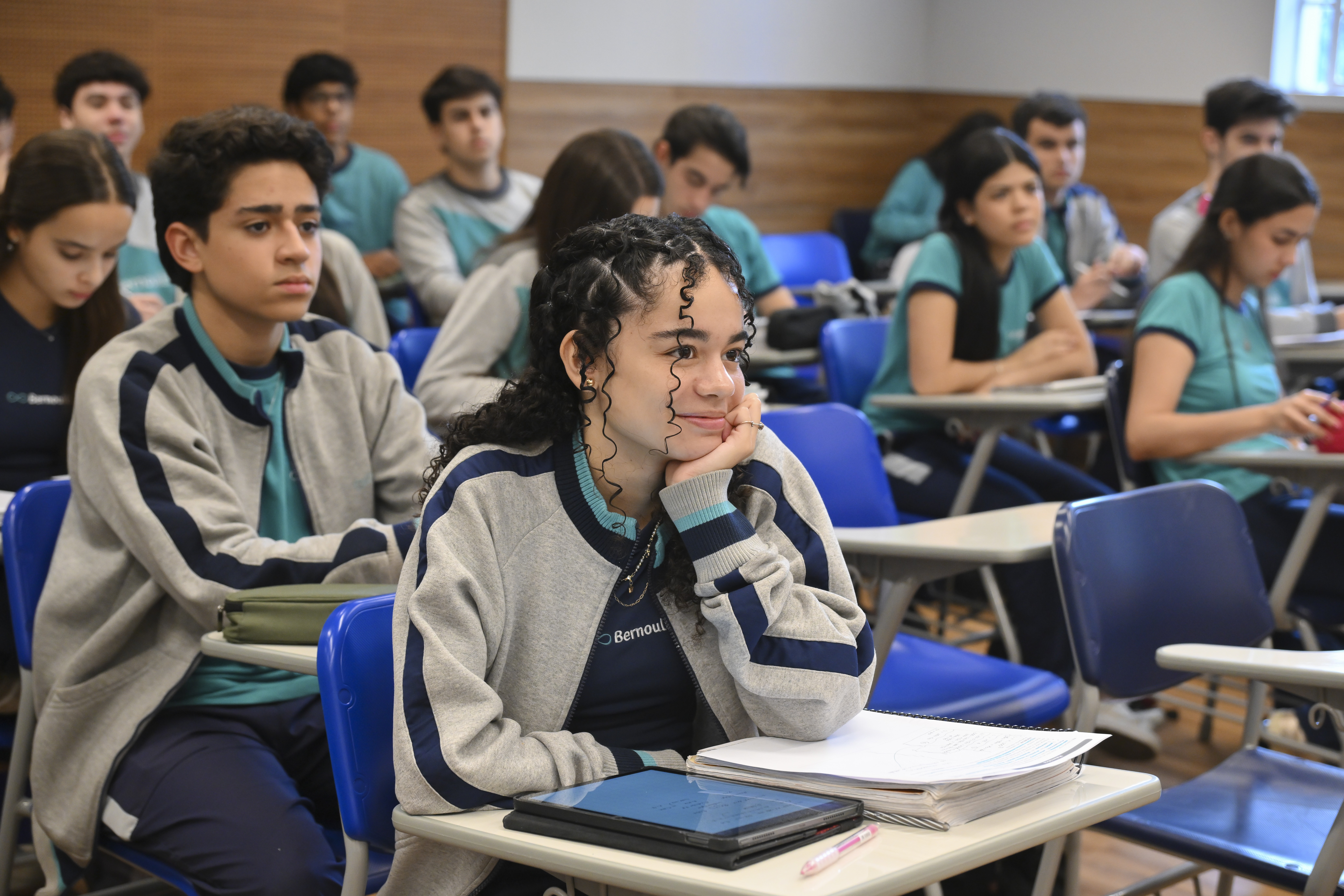 Enem 2026: eleições, mudanças climáticas e saúde ajudam a conectar atualidades aos estudos