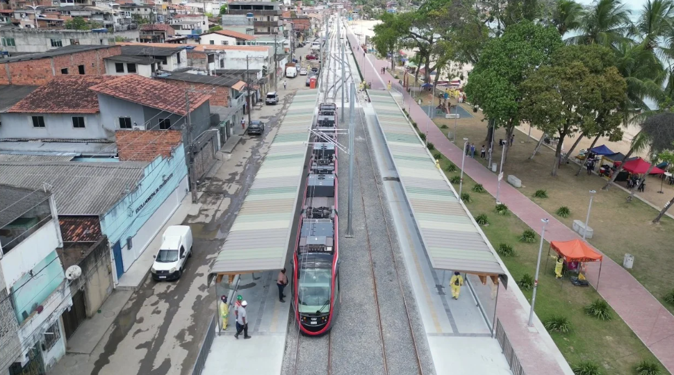 VLT de Salvador chega a Praia Grande com novos testes e embarque gratuito