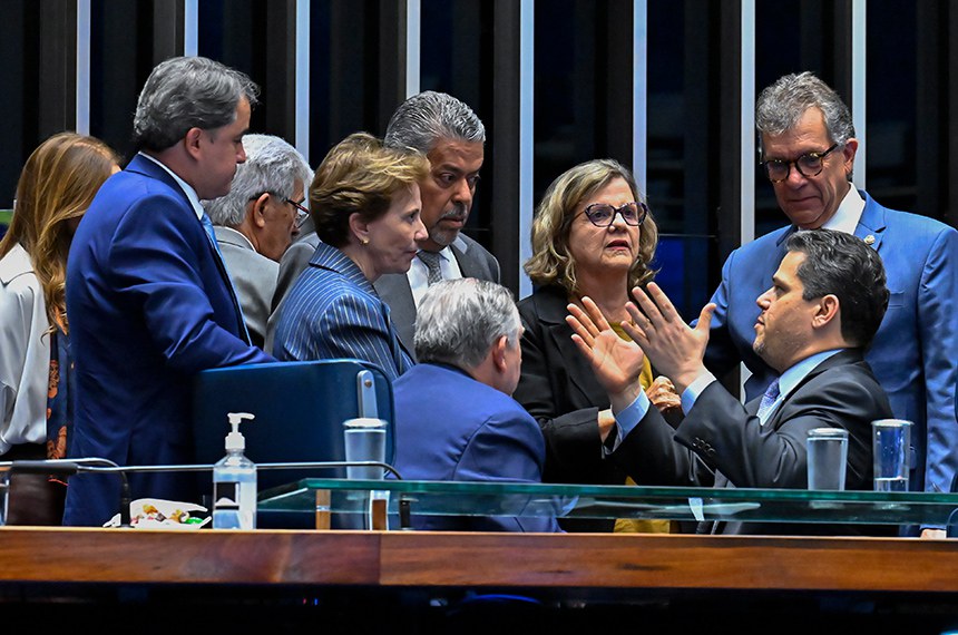 Fim da escala 6x1 é aprovado no Senado em dois turnos e segue para promulgação