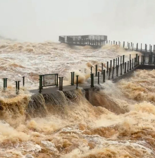 Cataratas do Iguaçu chegam a 16 milhões de litros de água por segundo