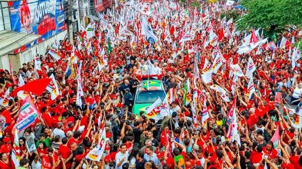 Lula faz campanha em Ipatinga e destaca importância de Minas Gerais nas eleições