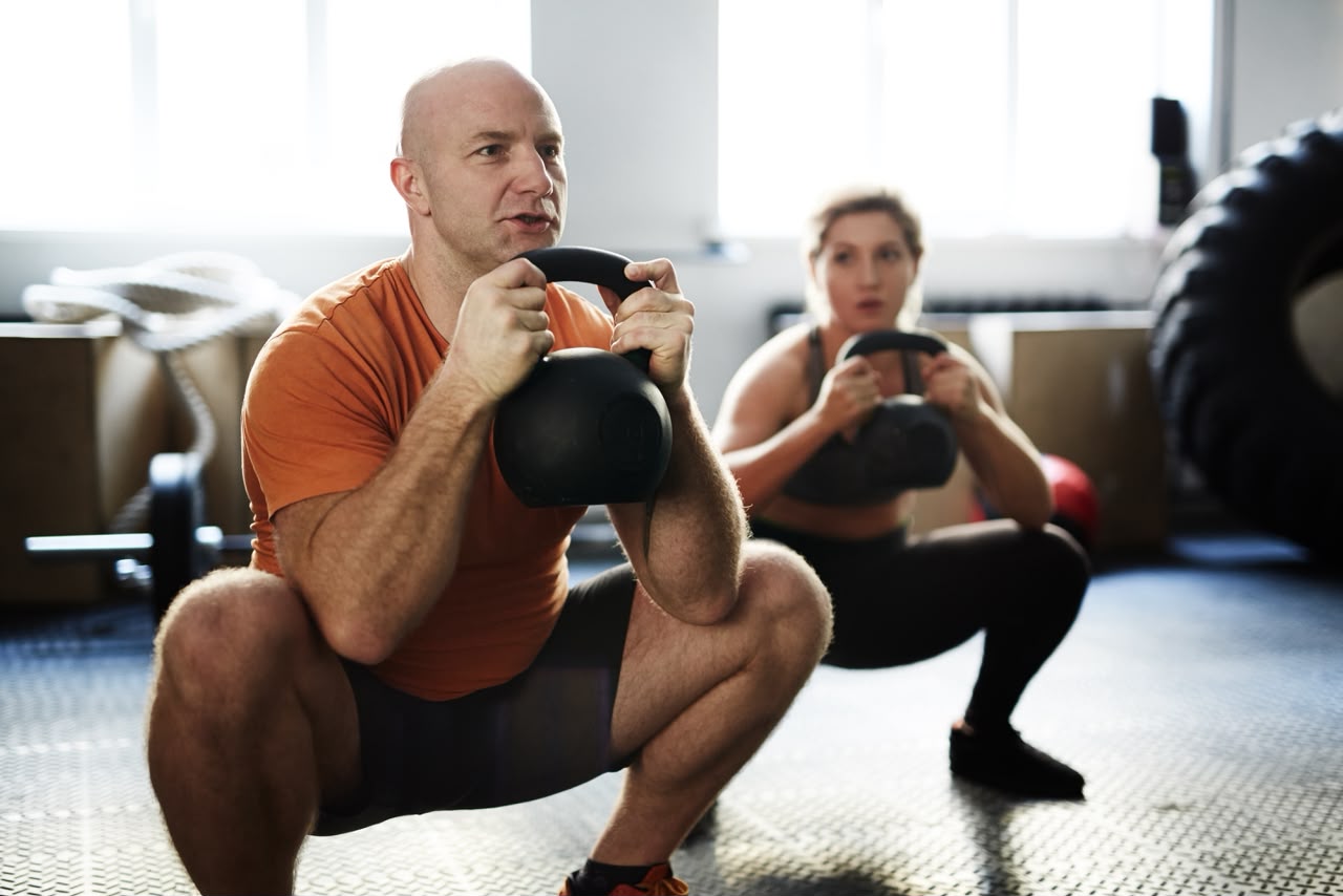Musculação após os 40 anos ajuda a preservar força, autonomia e qualidade de vida