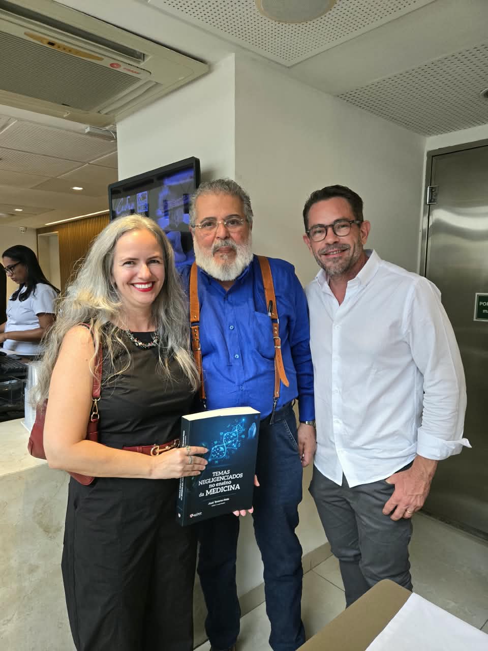 Walter Schimmelpfeng discute influência da arquitetura na formação médica em novo livro