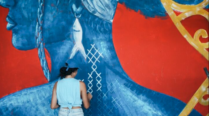 Feira de São Joaquim vira galeria de arte a céu aberto com murais de 14 artistas em Salvador