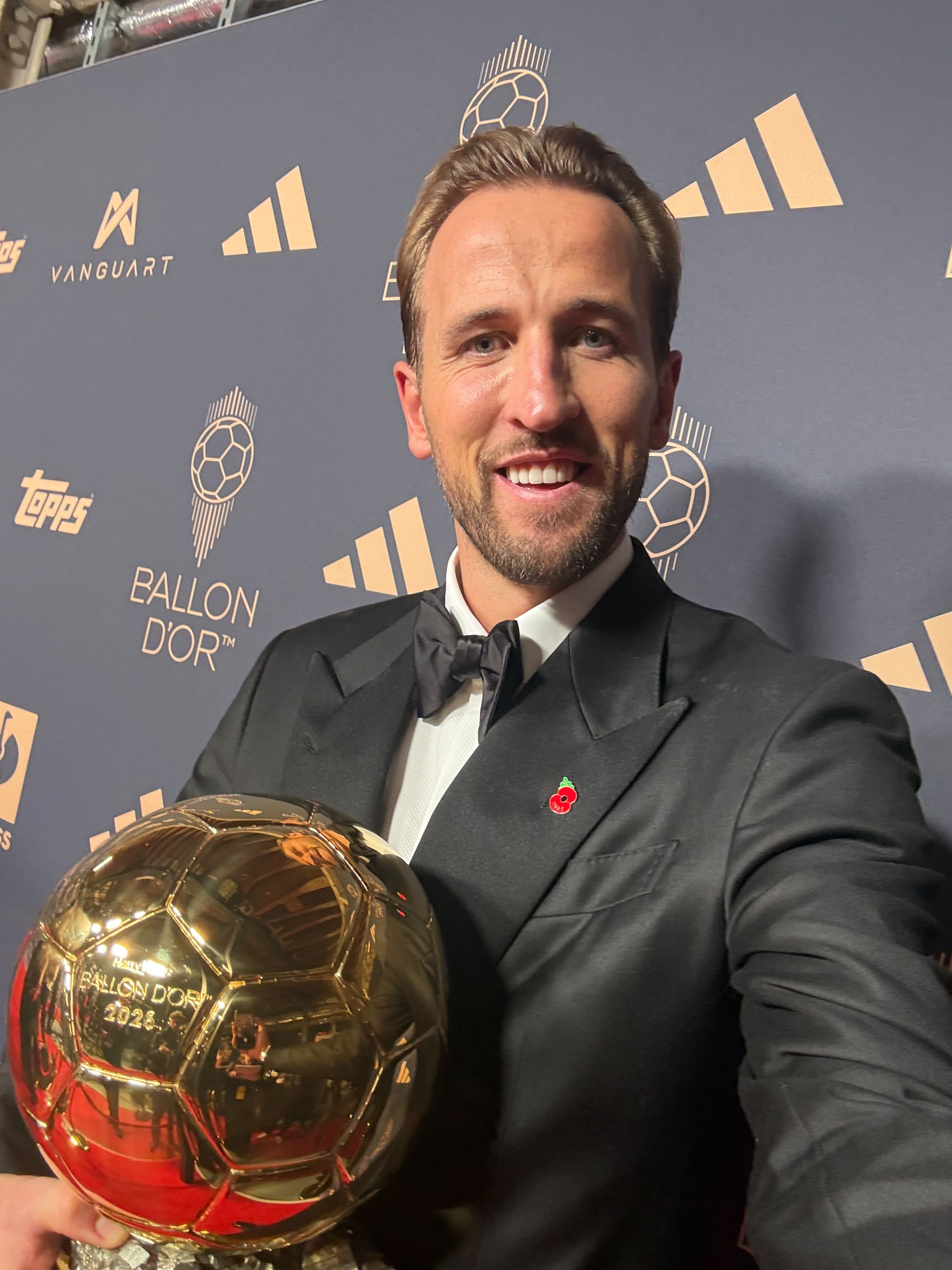 Harry Kane conquista Bola de Ouro 2026 após temporada histórica com 73 gols