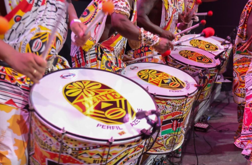 Ilê Aiyê celebra 52 anos com festa no Pelourinho e lançamento do tema para o Carnaval 2027